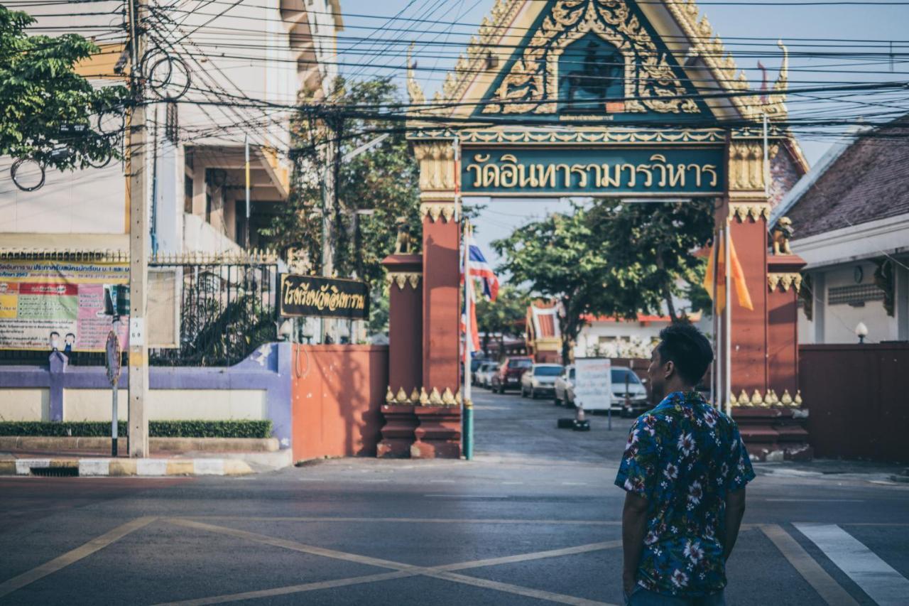 Ostello One Of Us House Bangkok Esterno foto